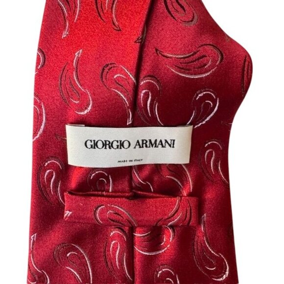 Giorgio Armani Mens Red Paisley Silk Tie Made In Italy - Picture 4 of 9